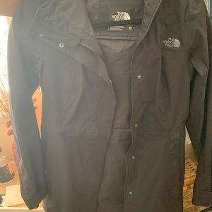 The North Face women’s City midi trench